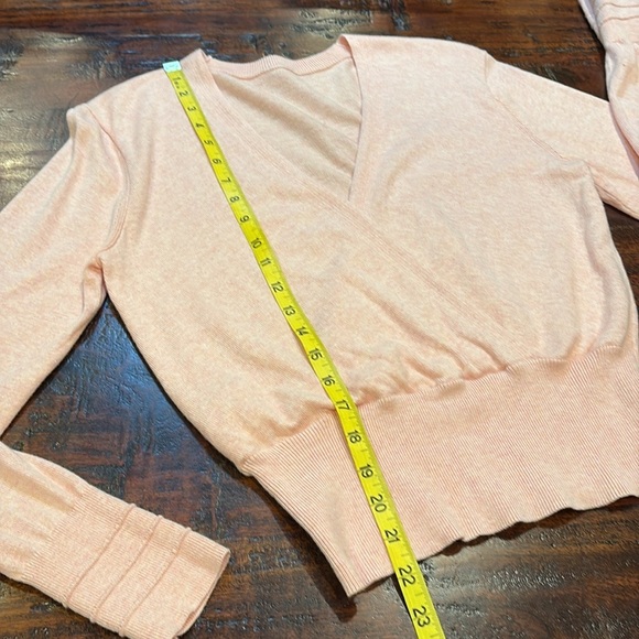 Lululemon Crossover Ribbed Waist Sweater Cotton Cashmere Heathered Dew Pink 4 - Picture 9 of 9